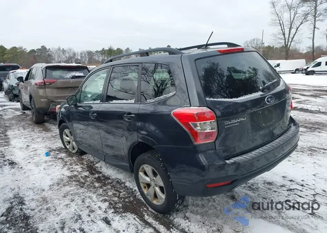 2015 Subaru Forester 2.5I Premium z USA, uszkodzony, nr VIN JF2SJADC9FH498145